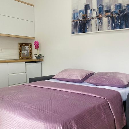 Hc Hotel & Suites Vlore Exterior photo
