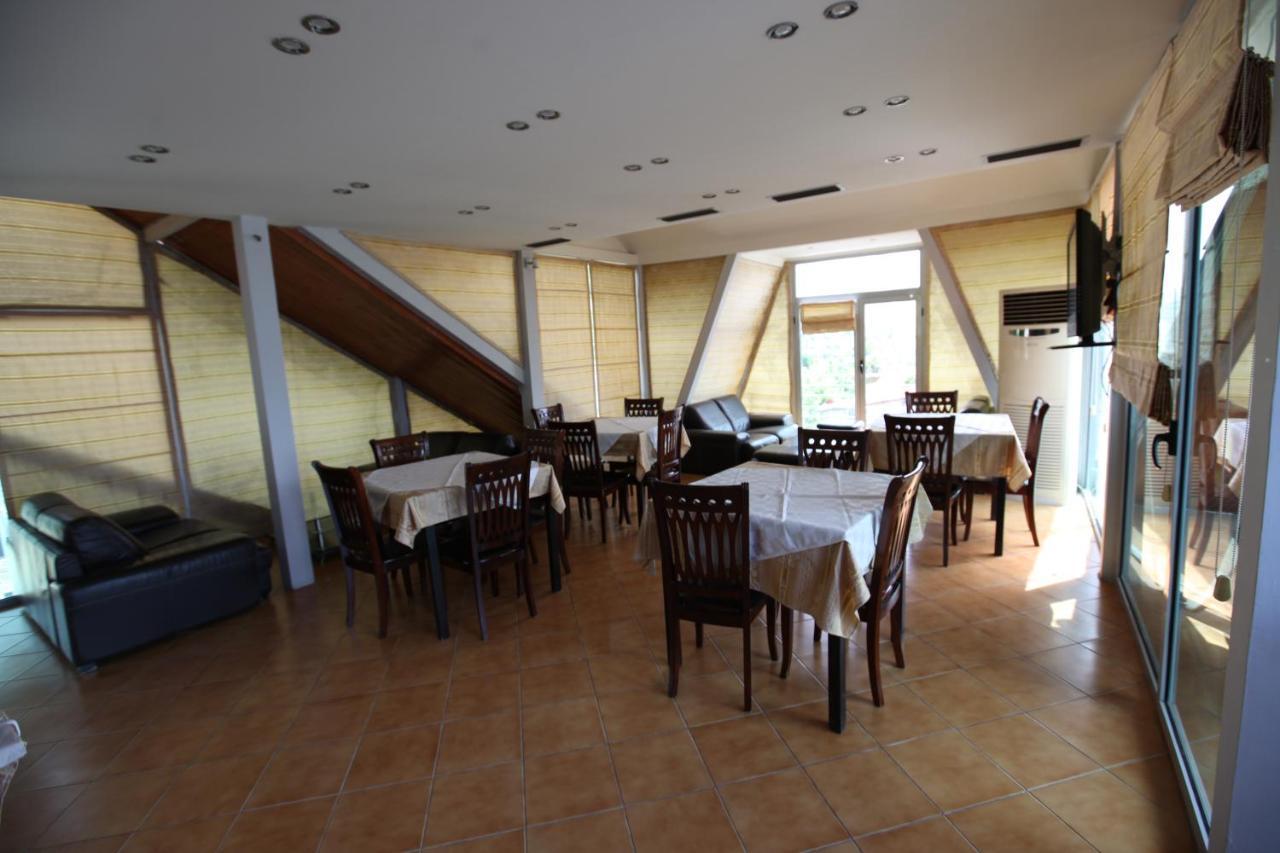 Hc Hotel & Suites Vlore Exterior photo